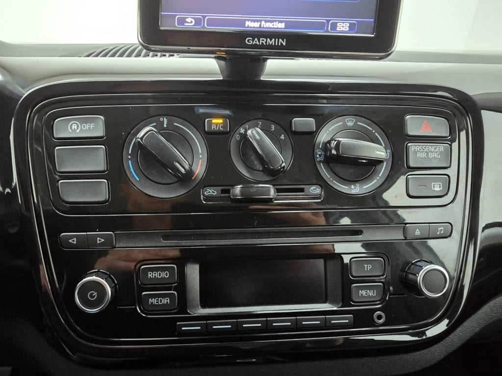 Volkswagen UP! occasion 1.0 move up! bluemotion met airco en navigatie | tw
