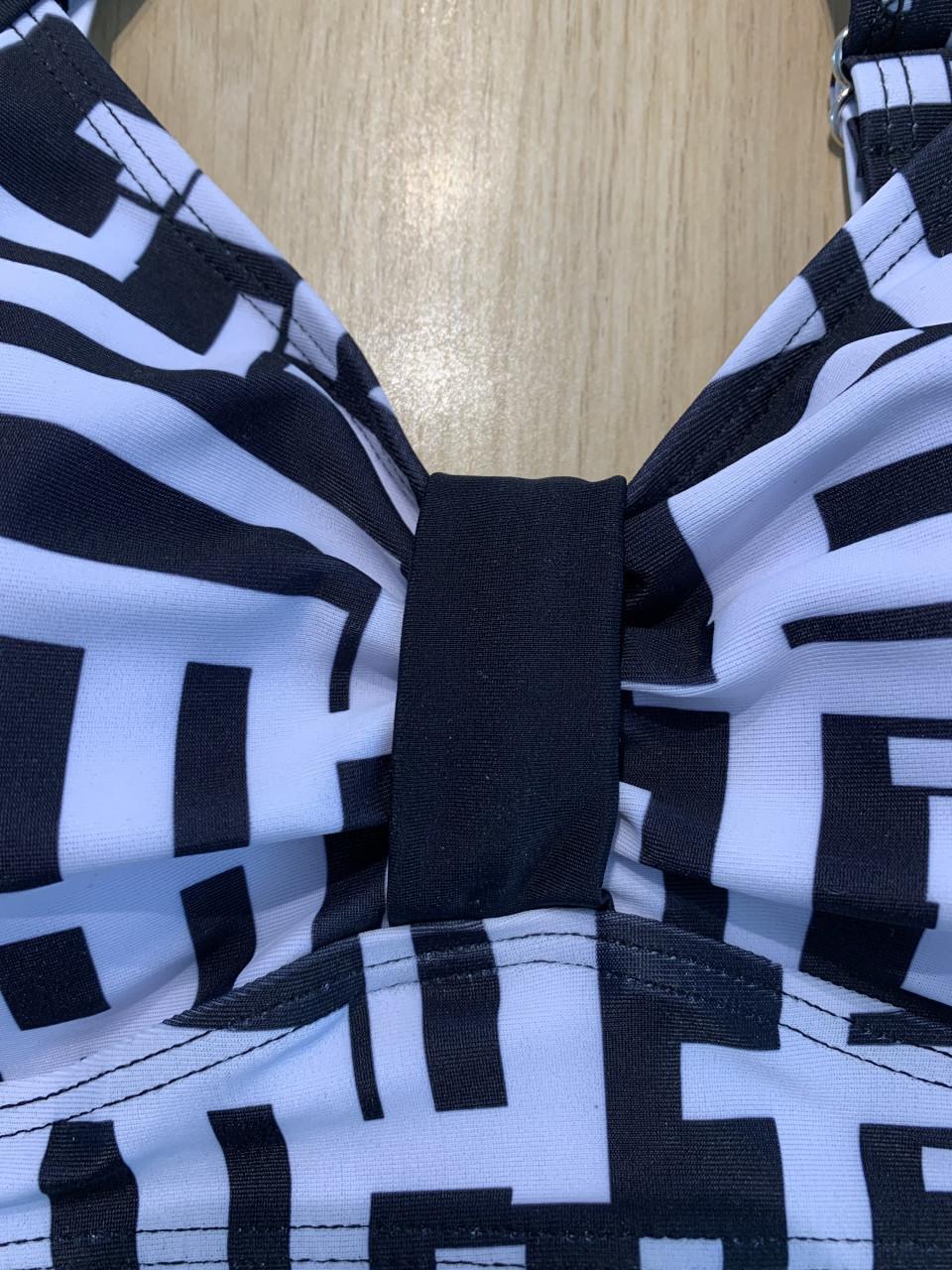 Zwart-wit bikini maat M