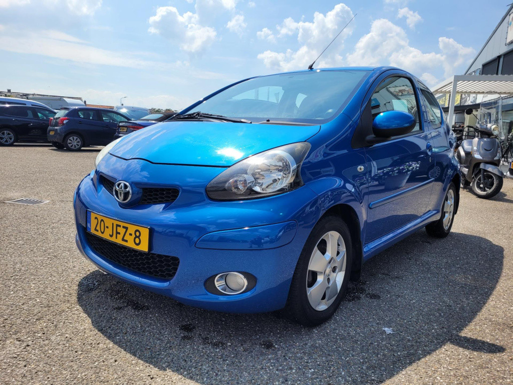 Toyota Aygo 1.0-12v dynamic blue airco
