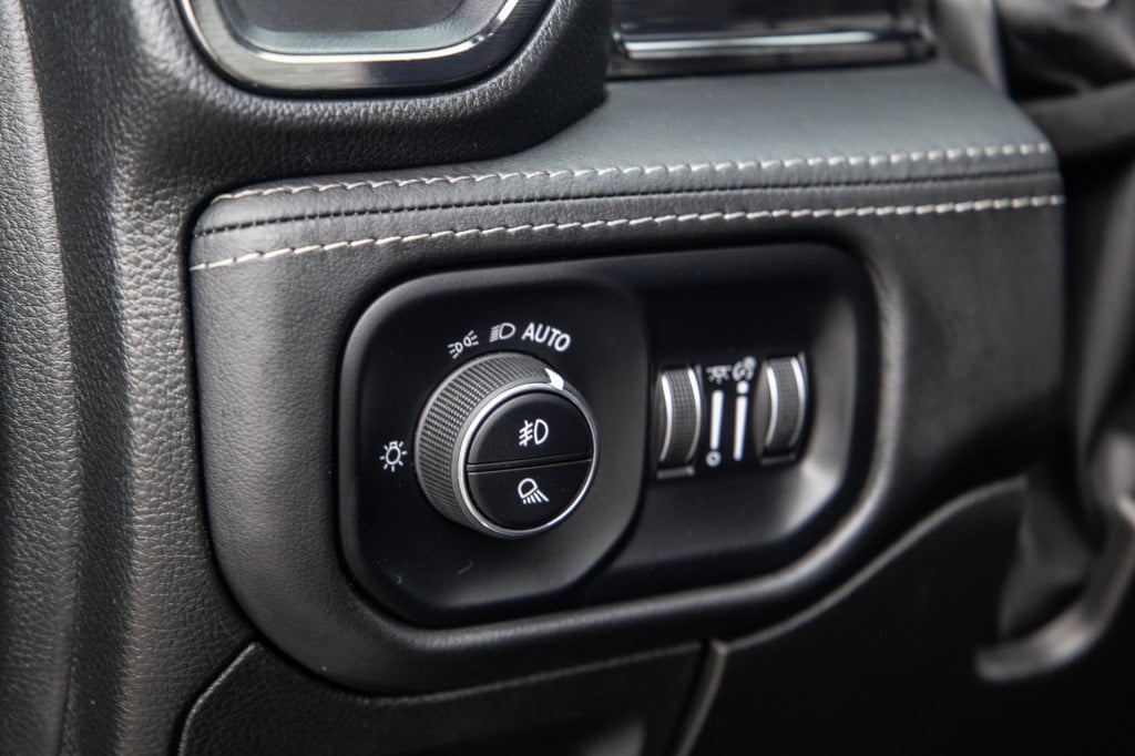Dodge Ram 1500 5.7 v8 4x4 crew cab limited bpm vrij / all in prijs / pano /