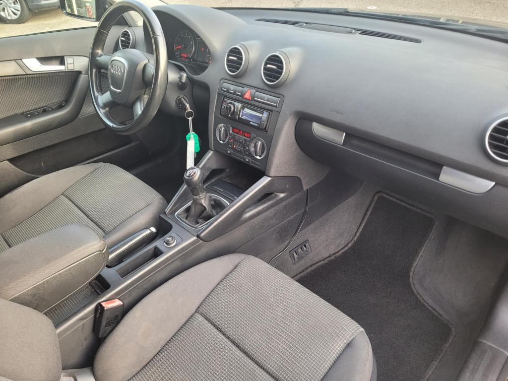 Audi A3 sportback 1.6 fsi attraction