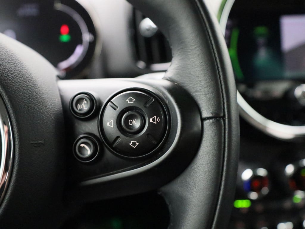 Mini Countryman 1.5 cooper business edition | automaat | lage km stand | ac