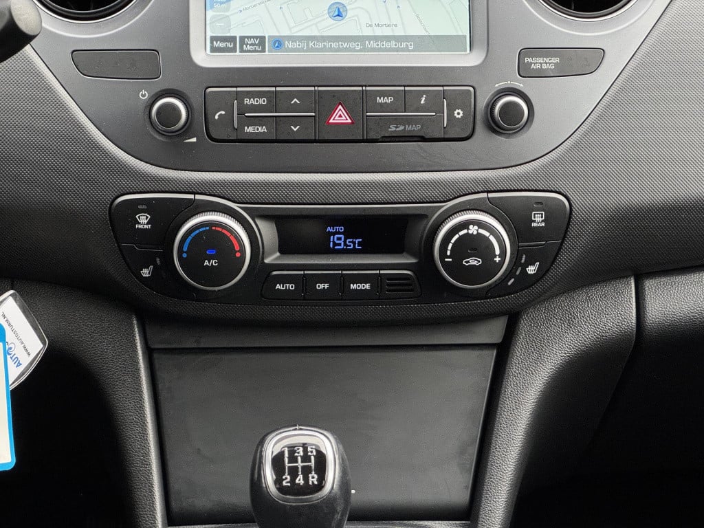 Hyundai I 10 1.0i premium | navigatie | camera | stuur- + stoelverwarming |