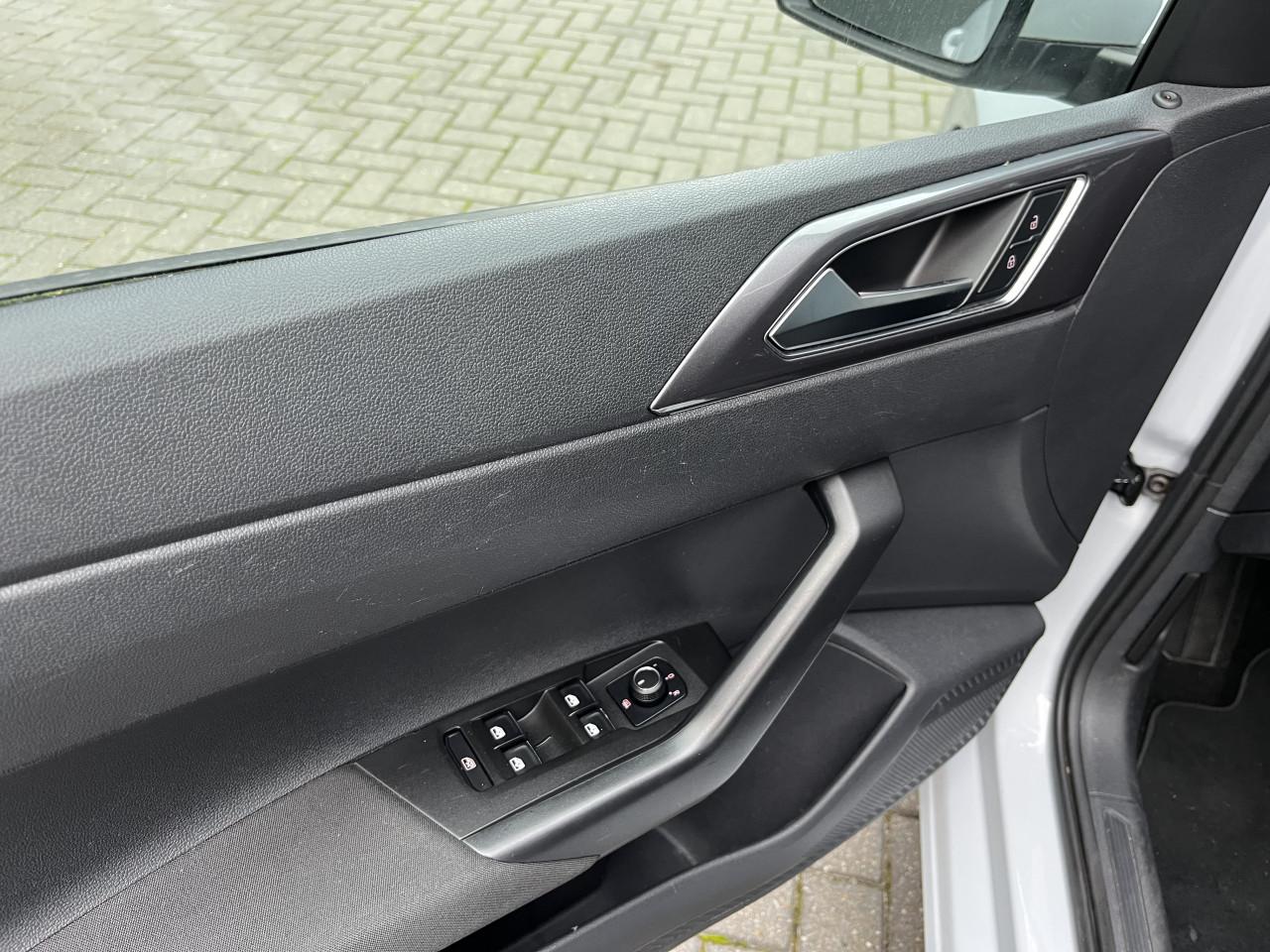 Volkswagen Polo 1.0 TSI Highline CLIMA, CruiseControl, CARPLAY