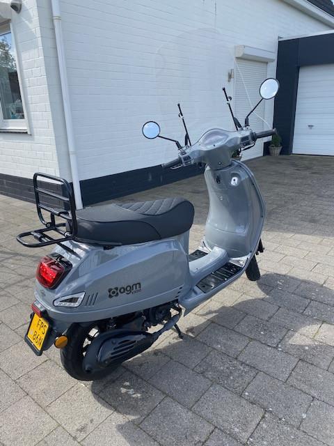 Scooter AGM VX-50I (Zo goed als nieuw)