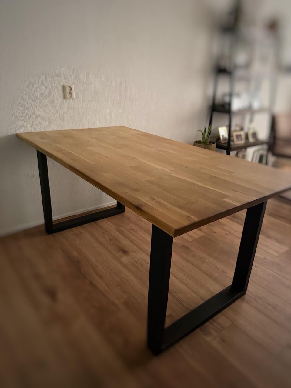 Eetkamertafel