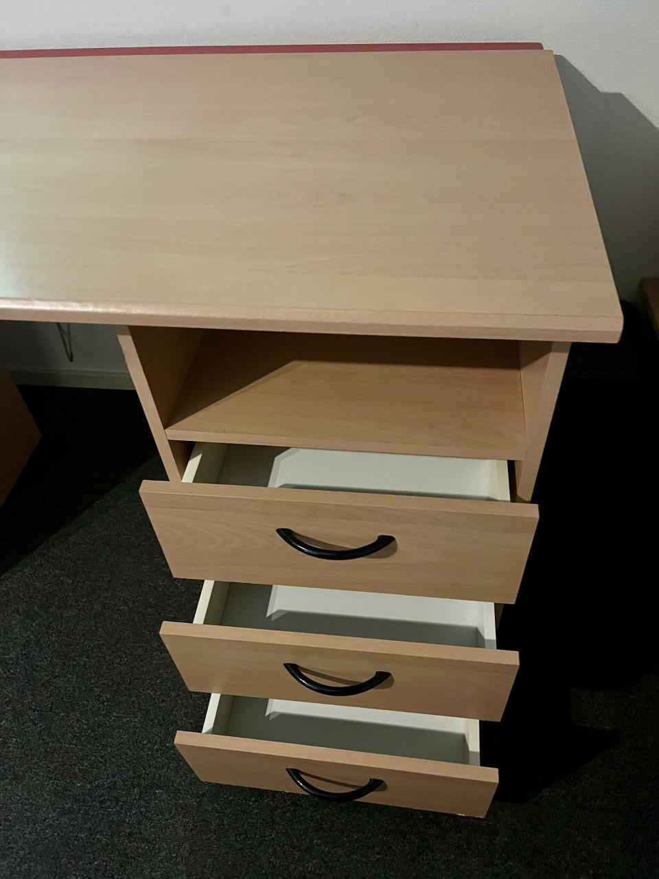 Licht beuken gekleurd bureau