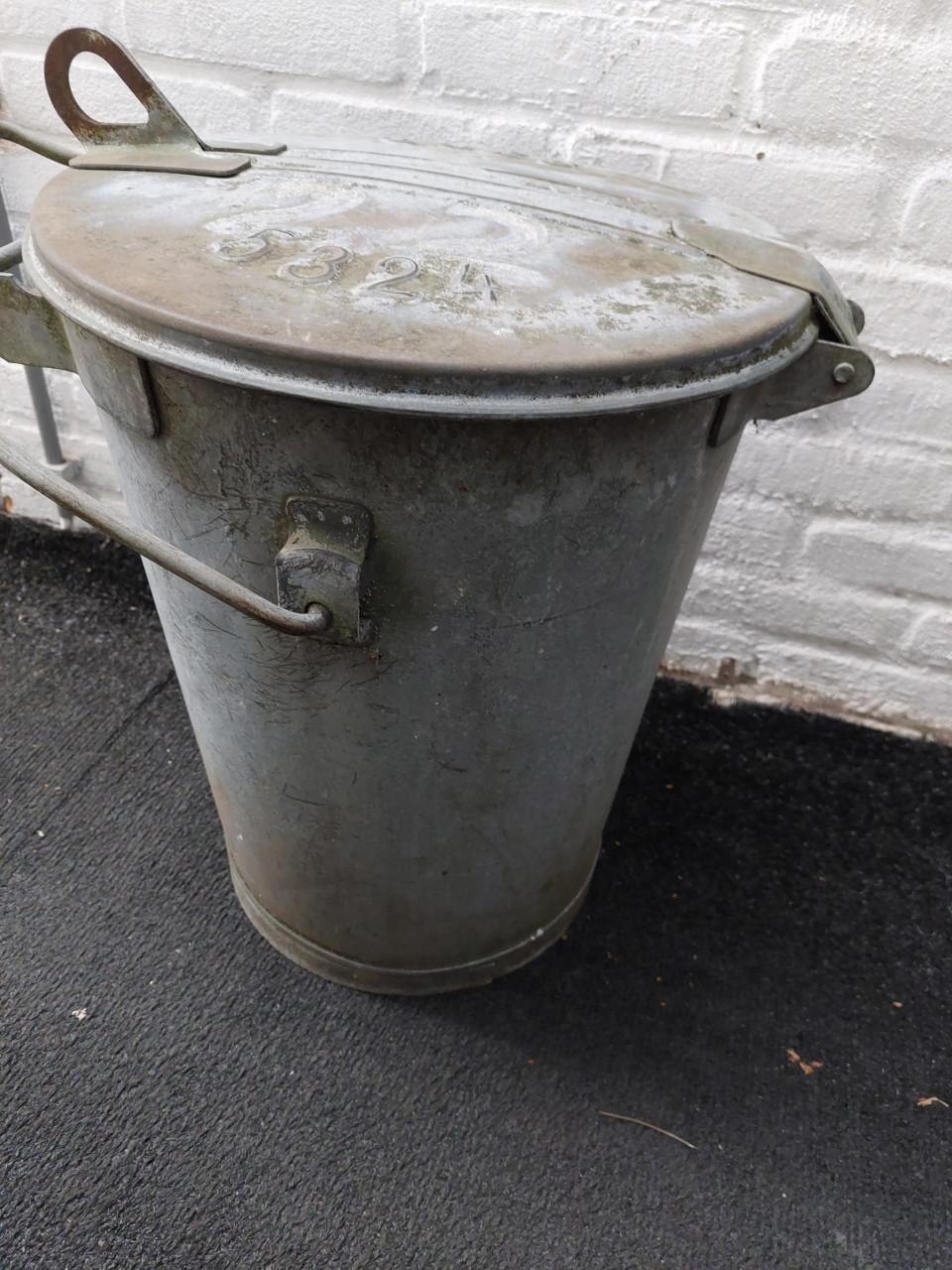 Zinken vuilnisemmer "Goes".