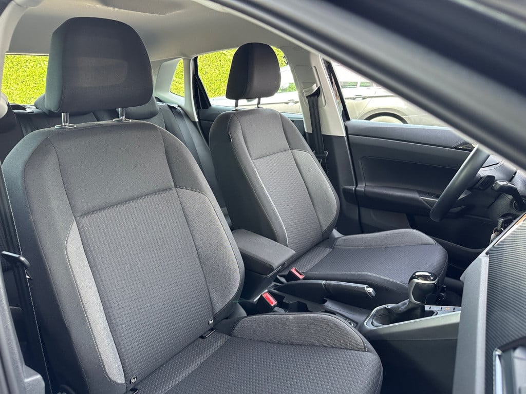 Volkswagen Polo 1.0 tsi dsg life | dode hoek | carplay | 17 inch velgen | r