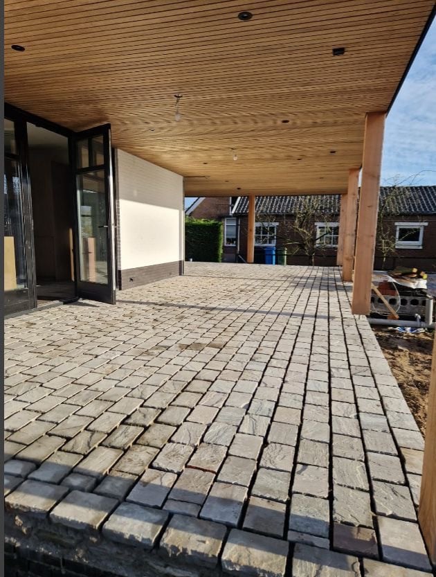 Tuin terras oprit bestrating