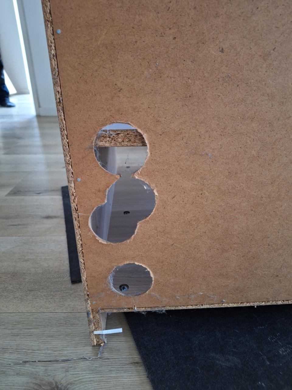 Ikea kast met glazen schuifdeuren