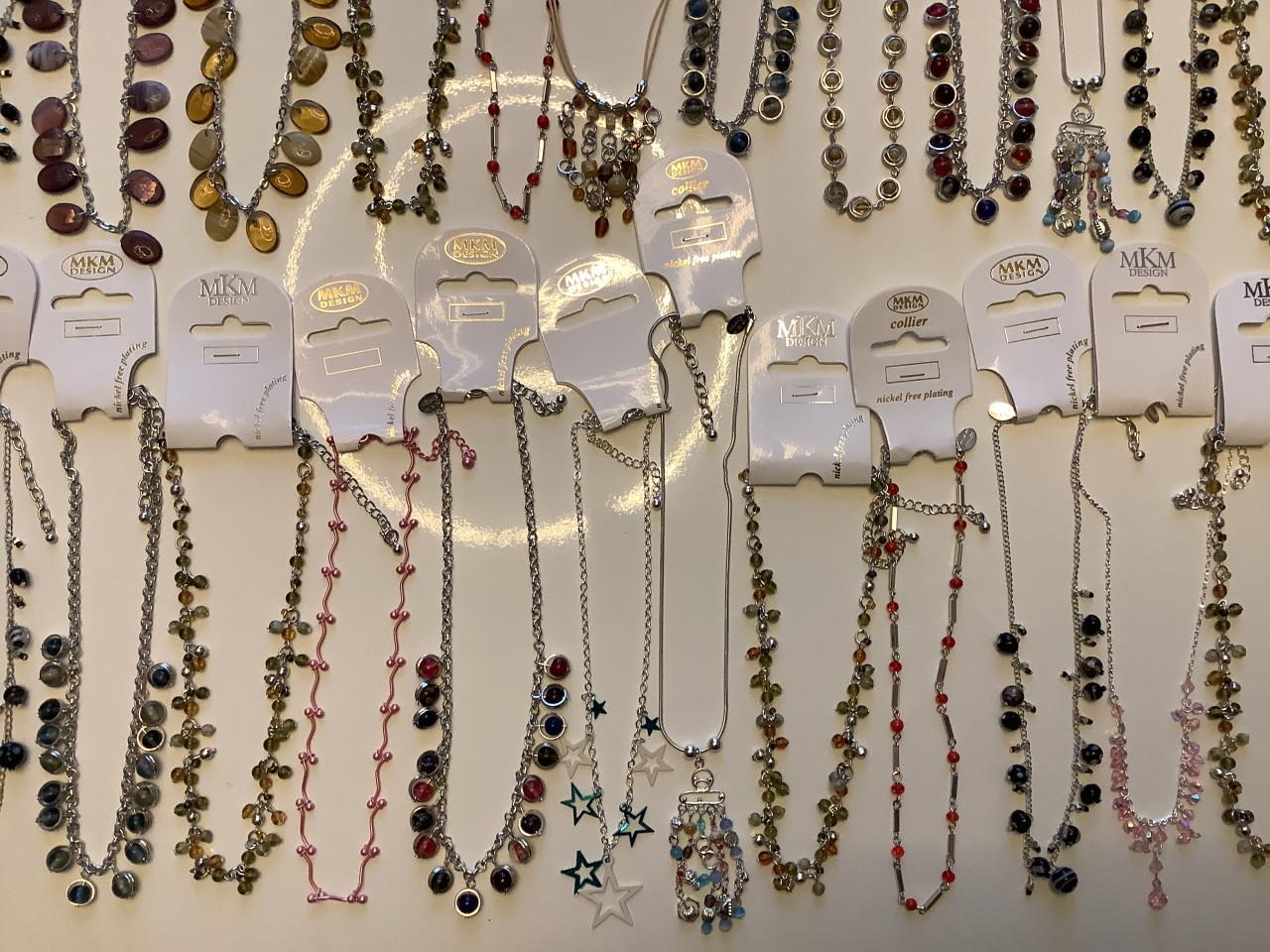 Partij mooie MKM Design kettingen. ( partij 55)