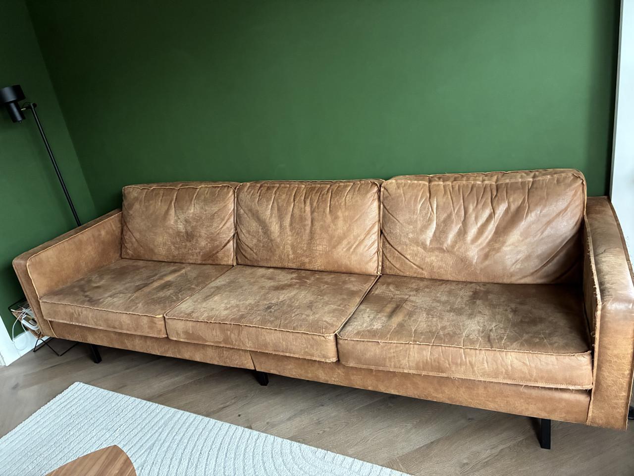 Bruin suède leren bank en hocker te koop