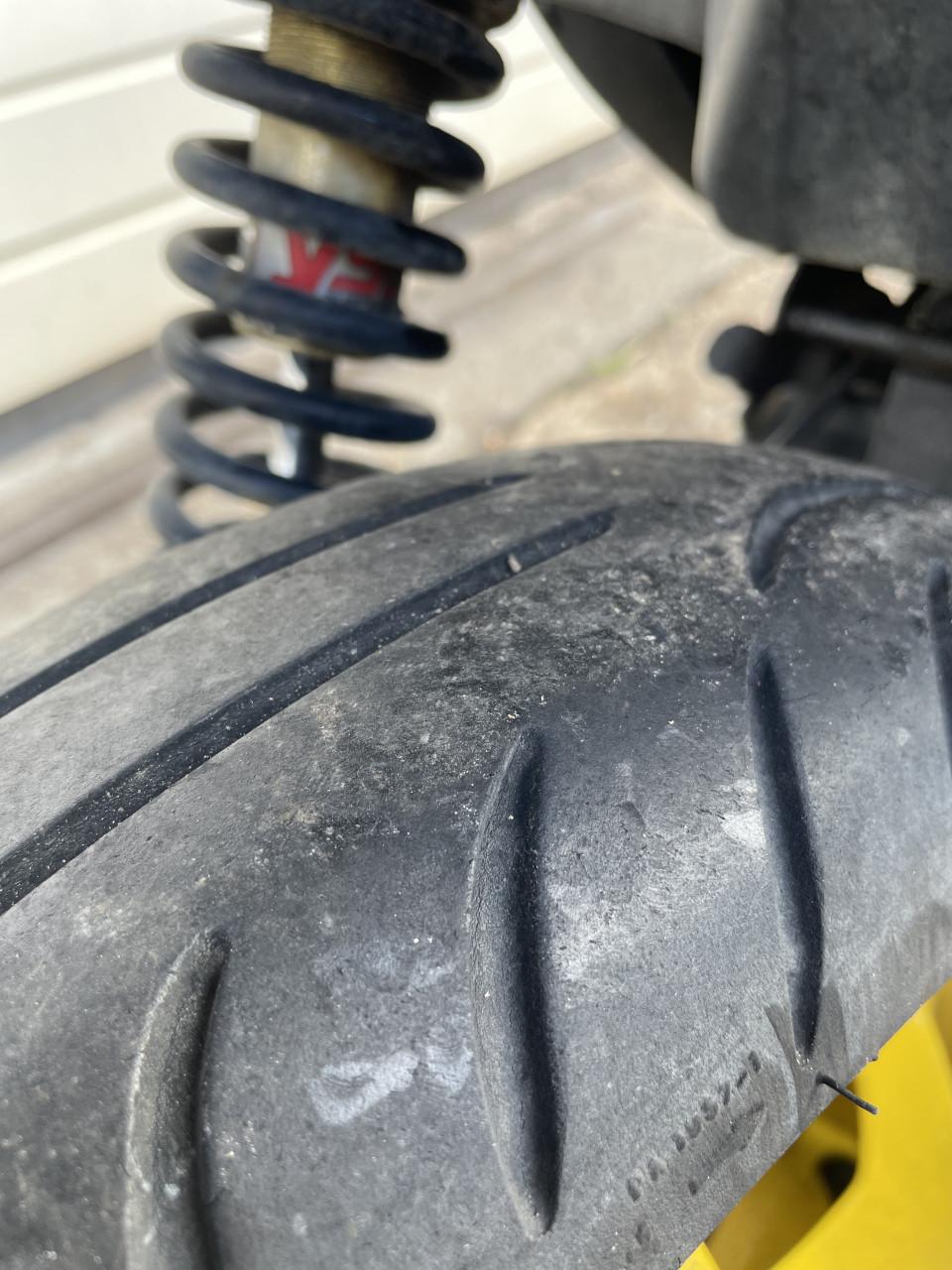 Yamaha scooter met werk