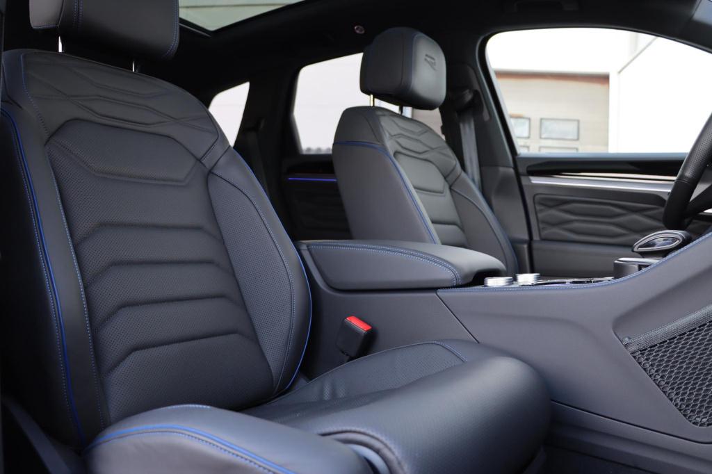 Volkswagen Touareg 3.0 tsi ehybrid 4motion r 462pk tiptronic | soh 97,8% |