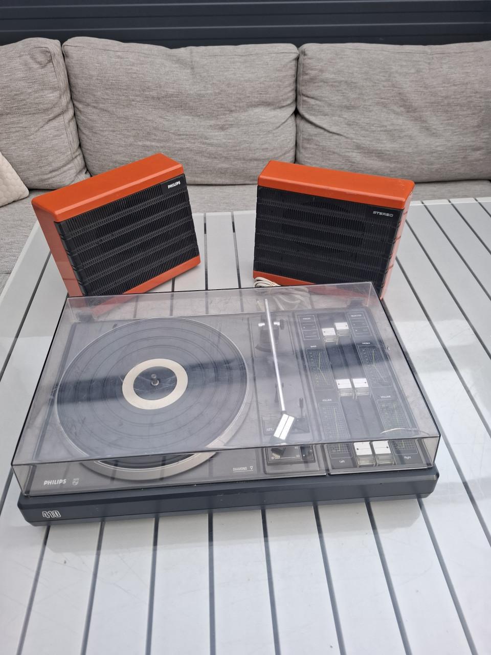 Philips 410 Platenspeler met speakers