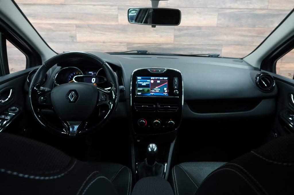 Renault Clio 0.9 tce expression | cruise | 16' | navi |