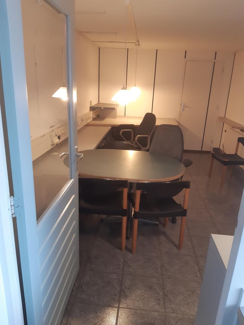 Te Huur opslag en kantoorruimte