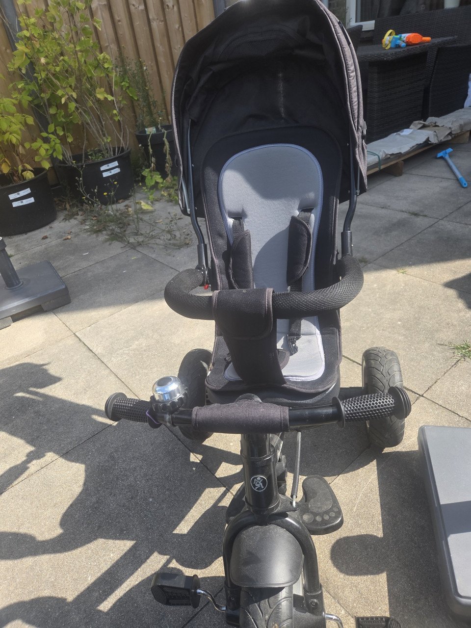 GRATIS! Driewieler met duwstang Hypermotion