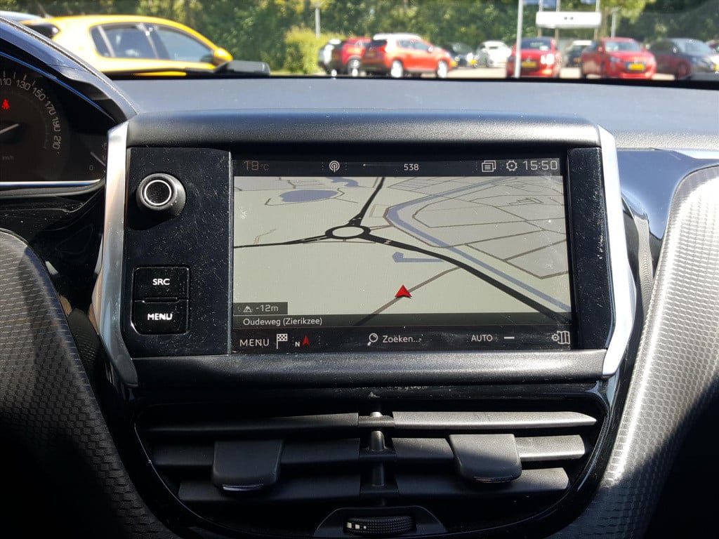 Peugeot 2008 1.2 pt 110pk allure eat6 automaat navigatie | achteruitrijcame