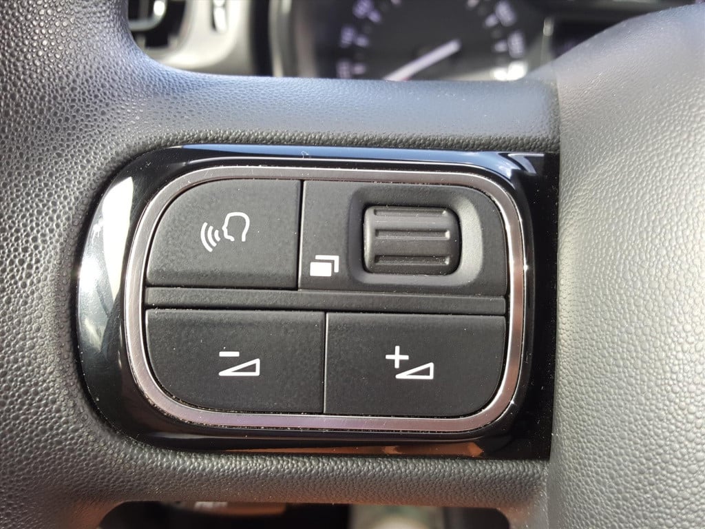 Citroen C3 1.2 puretech 82pk s&s feel navigatie | trekhaak | cruise & clima