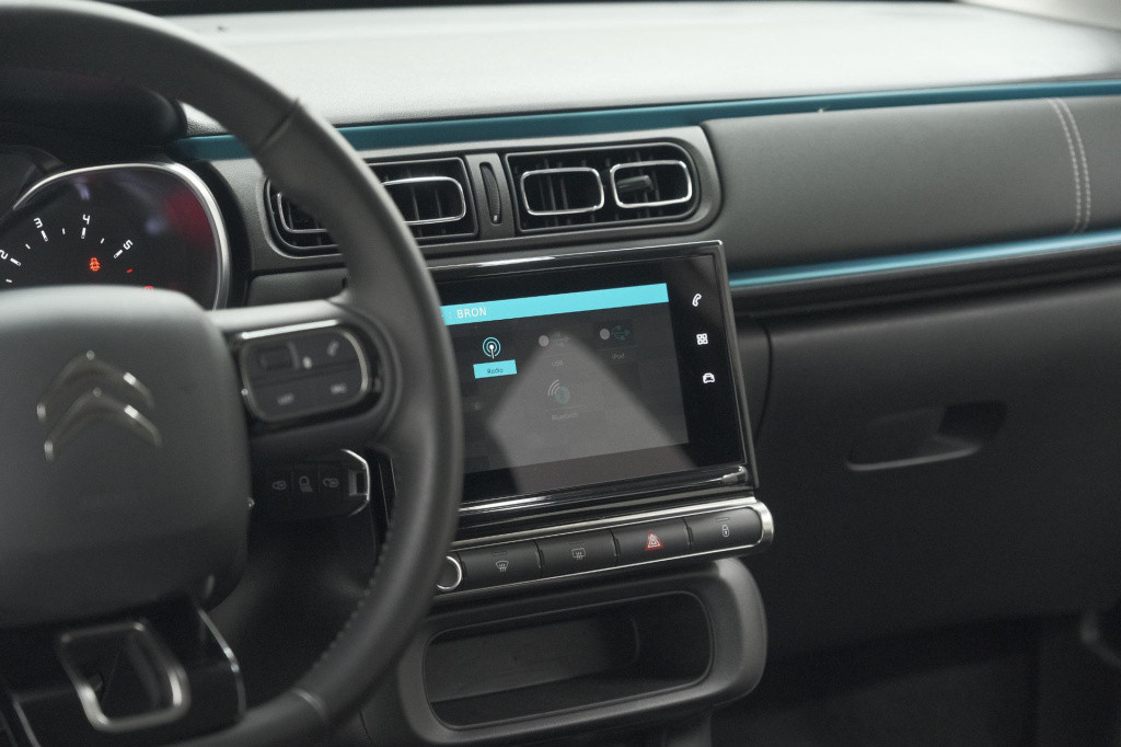 Citroen C3 puretech 110 shine | camera | navigatie | apple carplay | parkee