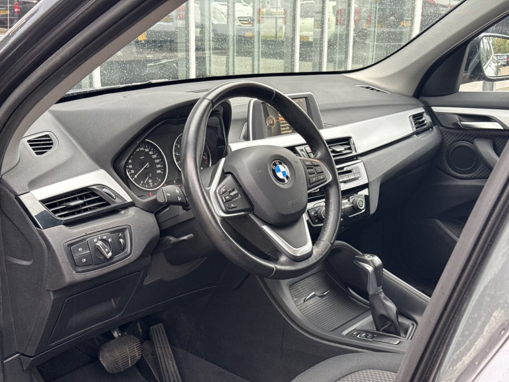 BMW X1 sdrive20i centennial executive | nl-auto | 1e eig | dealer oh | navi