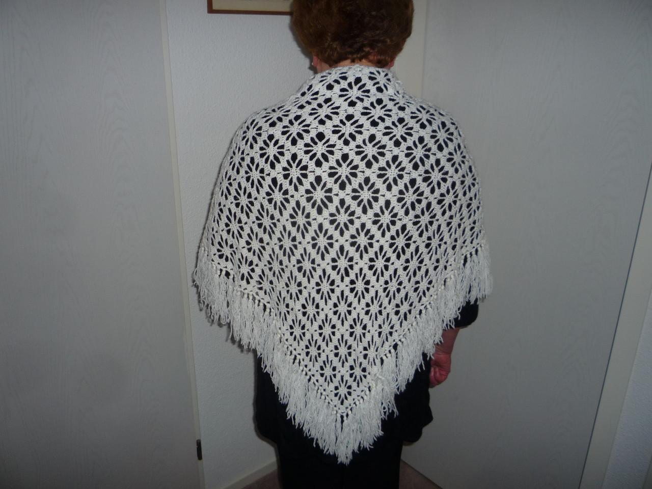 Gehaakte poncho, kleur wit