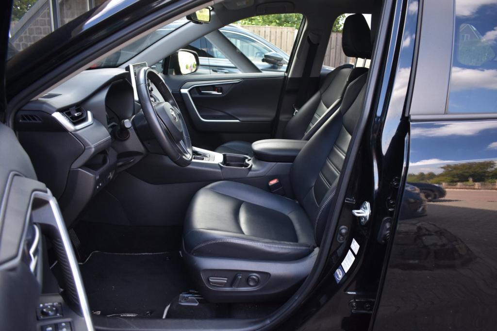 Toyota Rav4 2.5 hybrid | camera | leder | apple carplay | stoelverwarming |