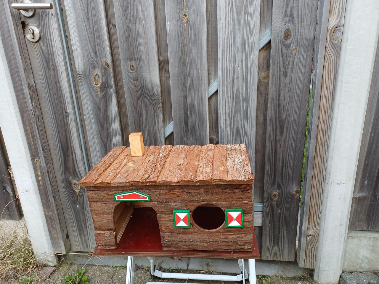 Div. Stevige Egelhuisjes te Koop  [ zie foto's  ]