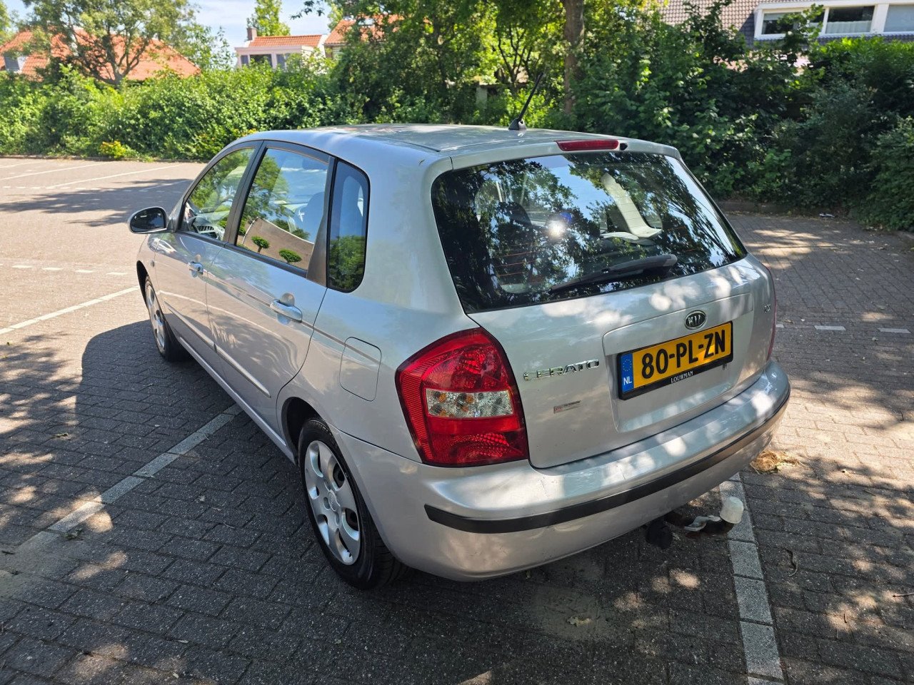 Tekoop nette Kia Cerato 1.6 I LX 16V