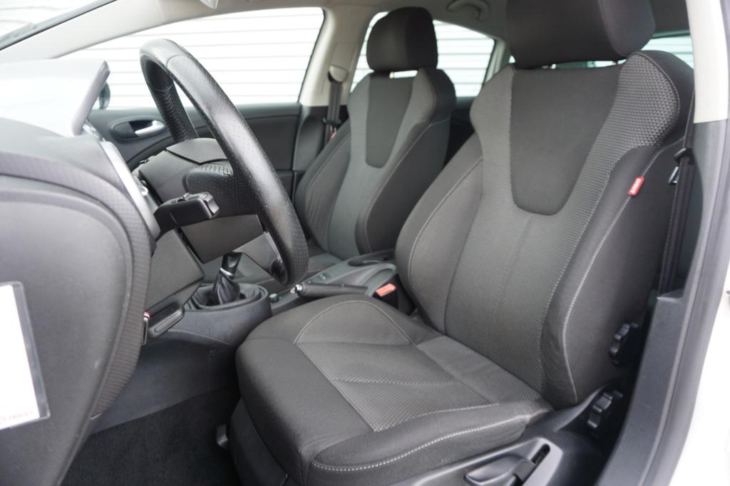 Seat Leon 1.4 tsi reference airco / navi / cruise / camera / stoelverw. / c
