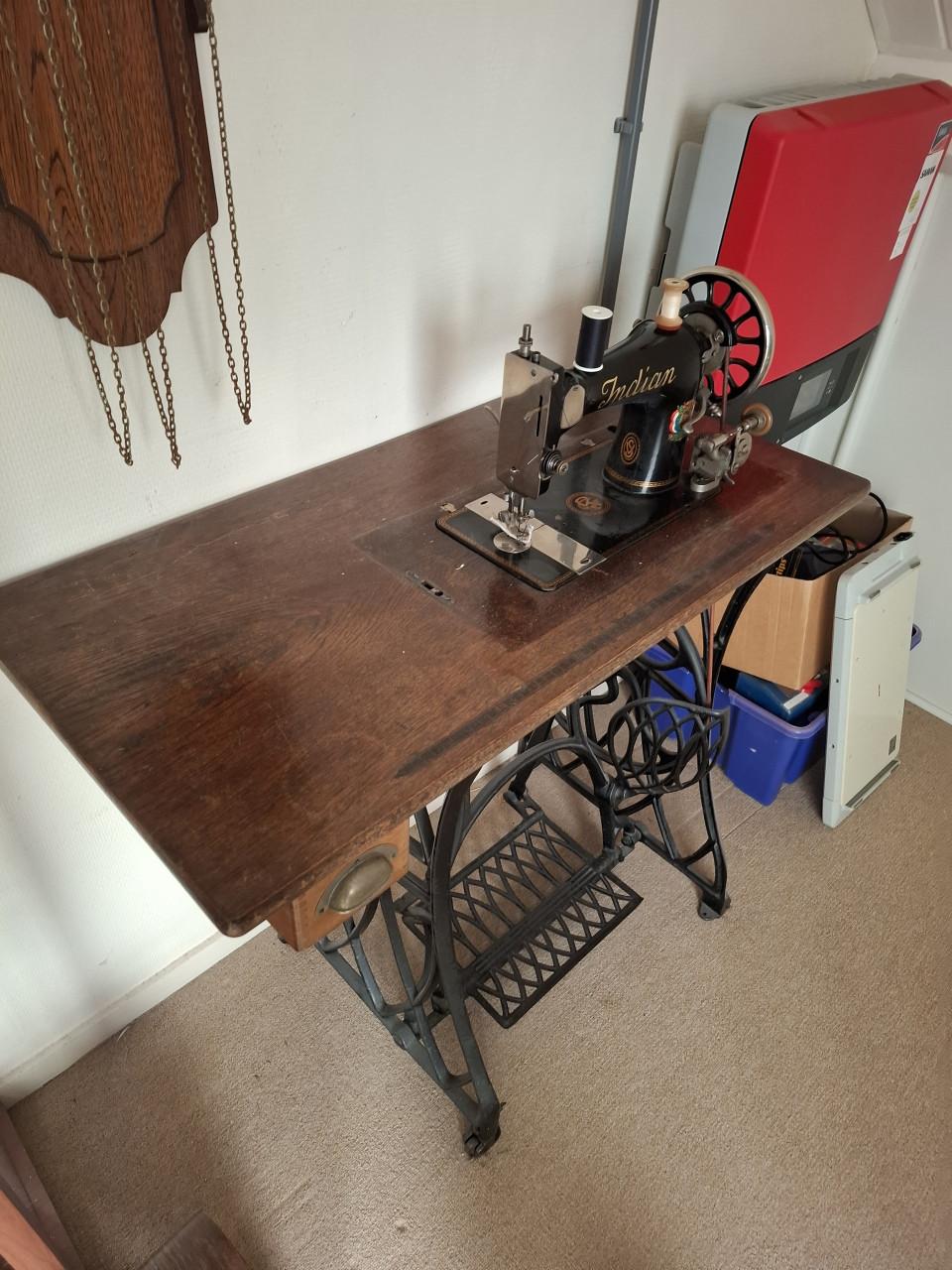 Vintage trapnaaimachine merk Indian