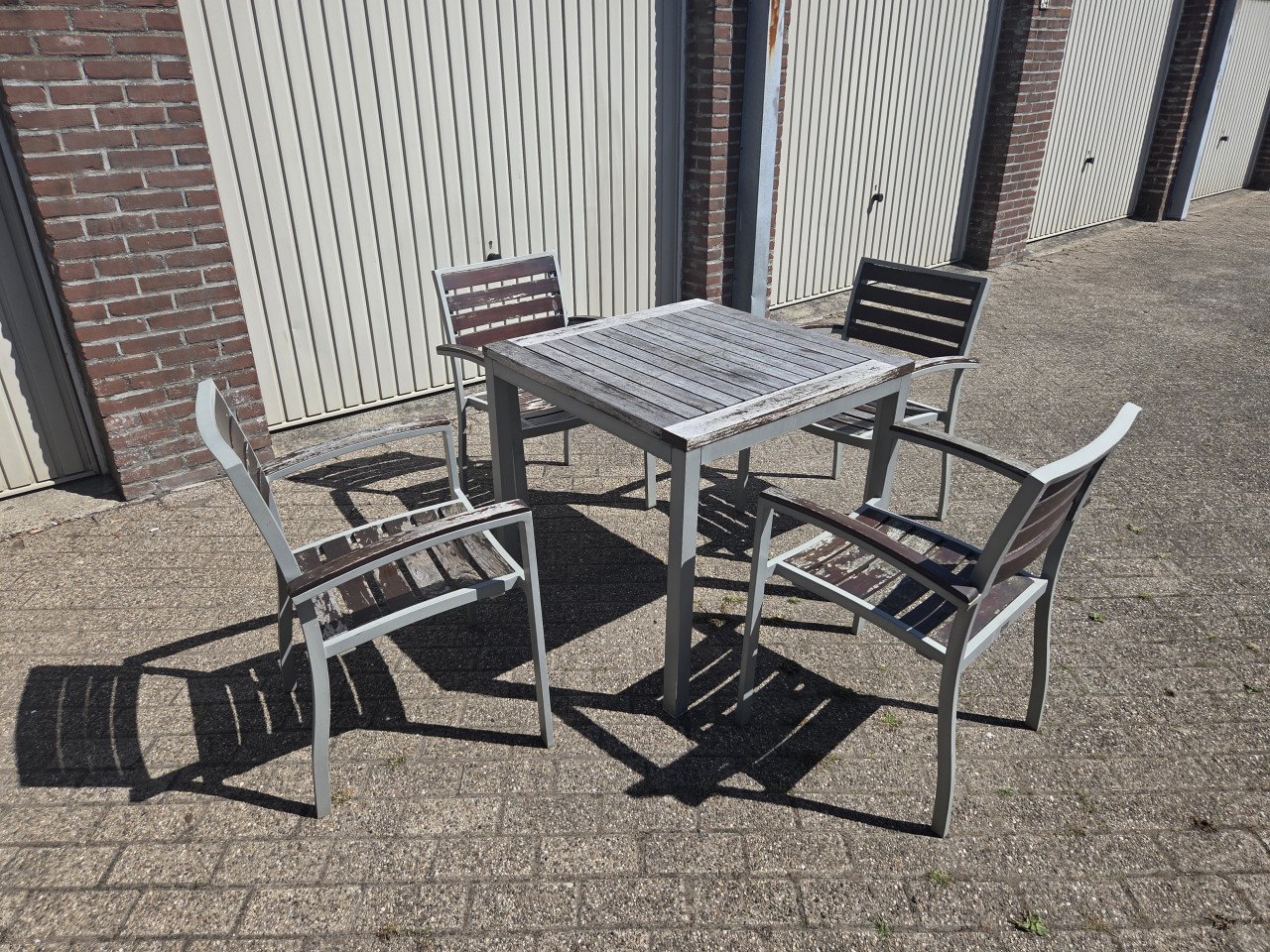 Tuinset aangeboden