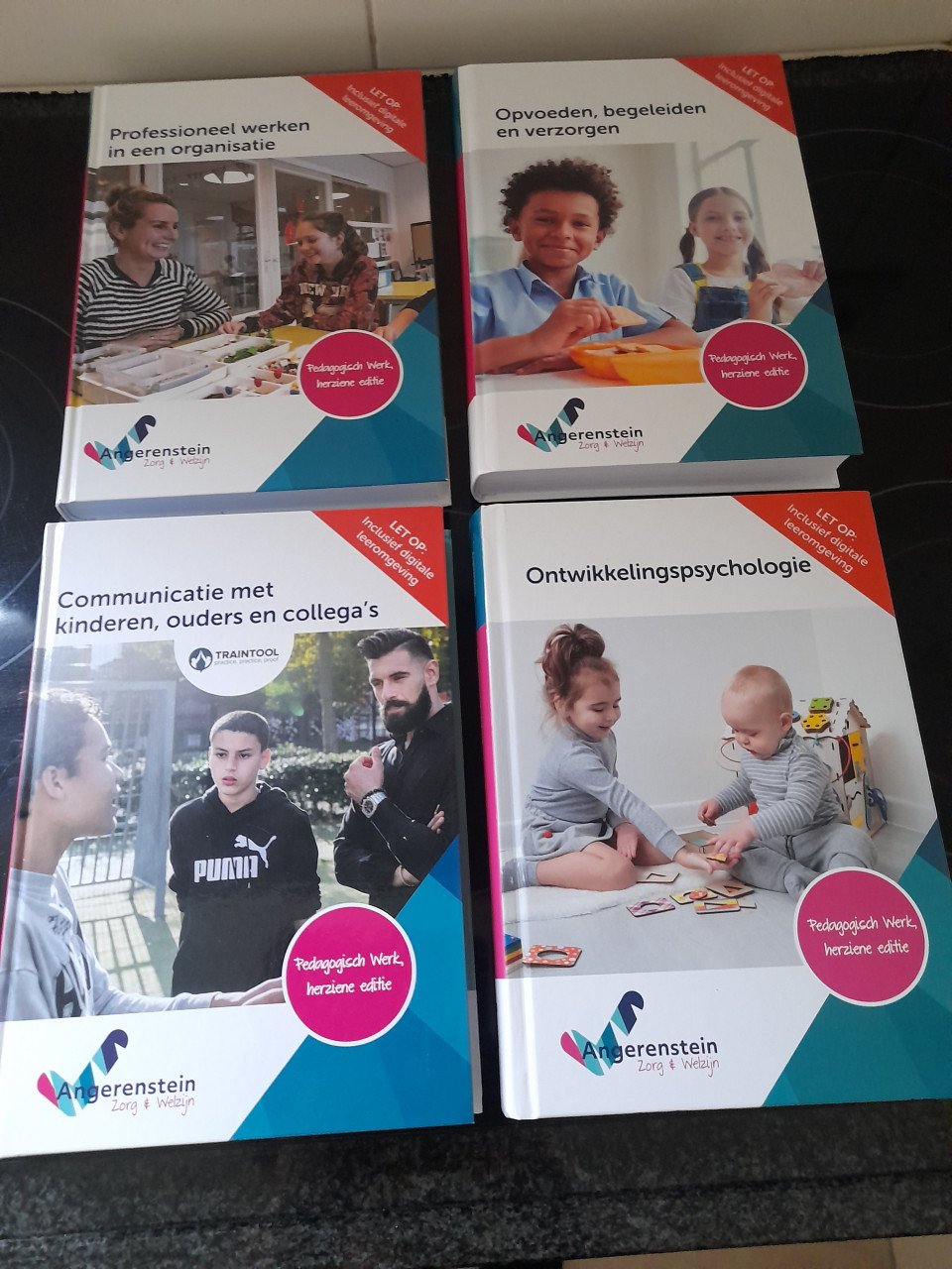 ( Nieuw ) Pedagogisch medewerker ( 4 boeken )