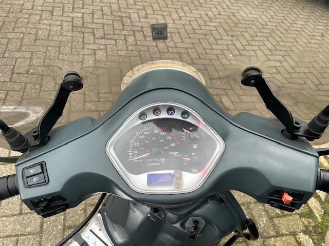 Zeer nette btc riva luxury full option beugels windscherm weinig km nu 899