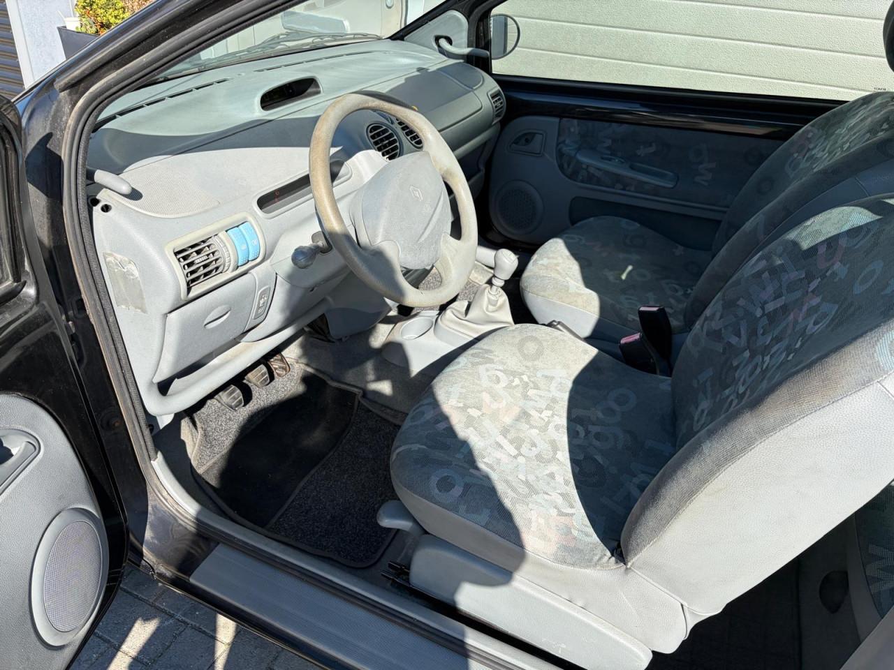 Renault Twingo 1.2- 16V Emotion (Nieuwe APK, koopje)