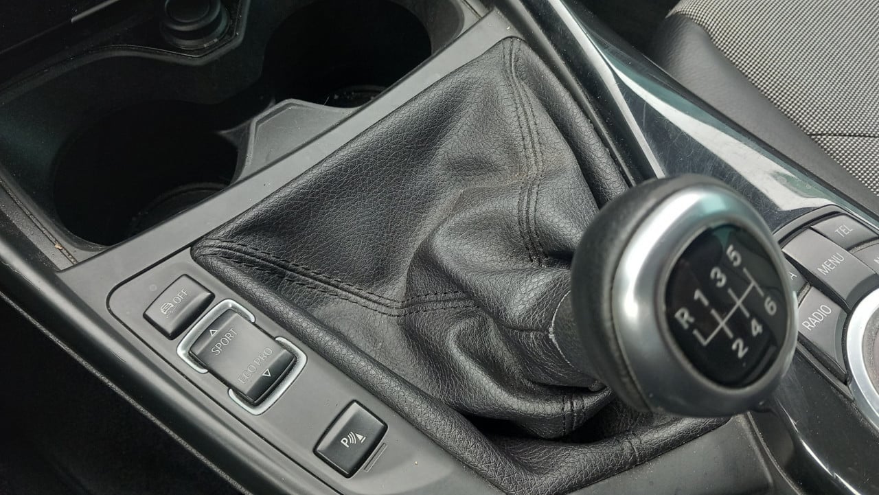 Bmw 1-SERIE 118i Business Urban 5drs bj:2012 airco-navigatie-leer