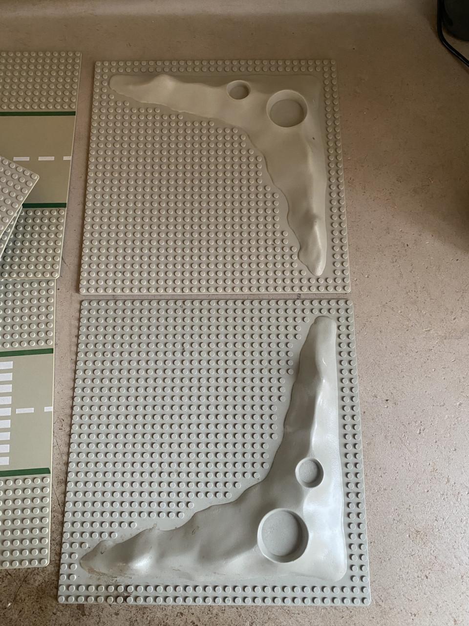 14 lego verkeersplein platen en 2 maanplaten