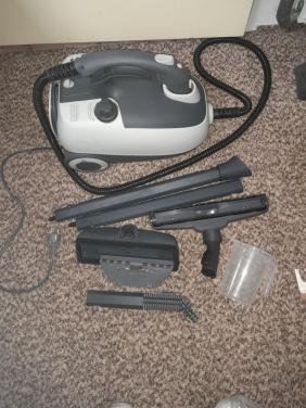 Z.g.a.n stoomreiniger Quigg model 4214 is  2 x gebruikt