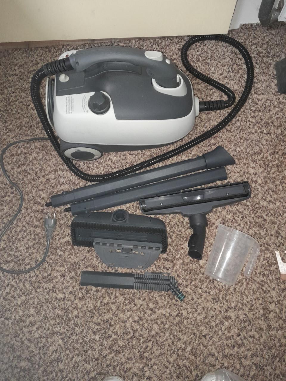Z.g.a.n stoomreiniger Quigg model 4214 is  2 x gebruikt