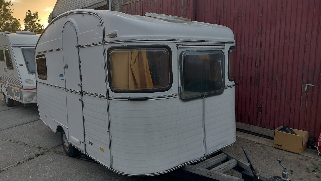 Constructam caravan