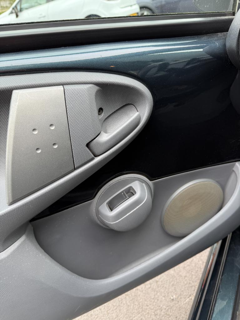 Toyota Aygo 1.0-12v aspiration green navigator