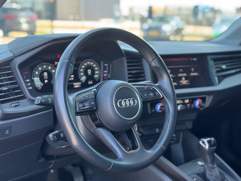 Audi A1 Sportback 30 tfsi * led * stoelverwarming * pdc * virtual cockpit