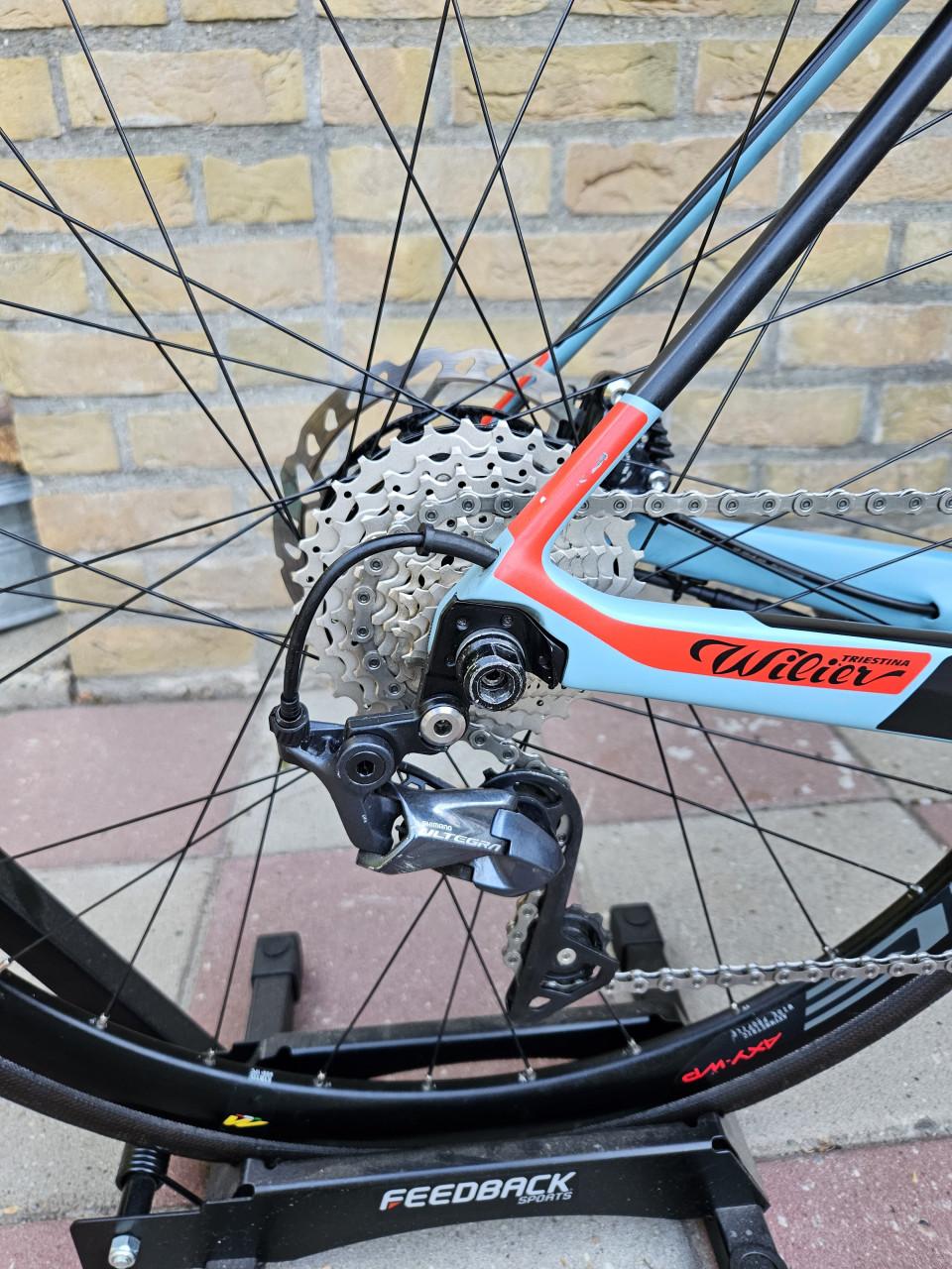 Wilier Cento1 Hybrid Carbon E-Road - Maat L - Ultegra - Accu 99%!