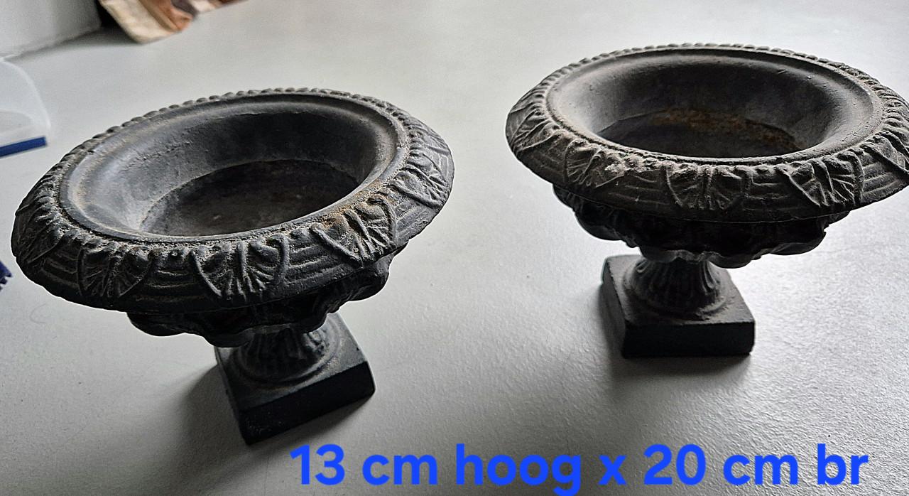 Vaas gietijzer 2x