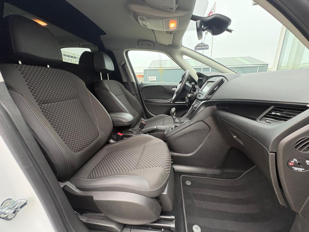 Opel Zafira tourer grijskenteken ! 2 persoons
