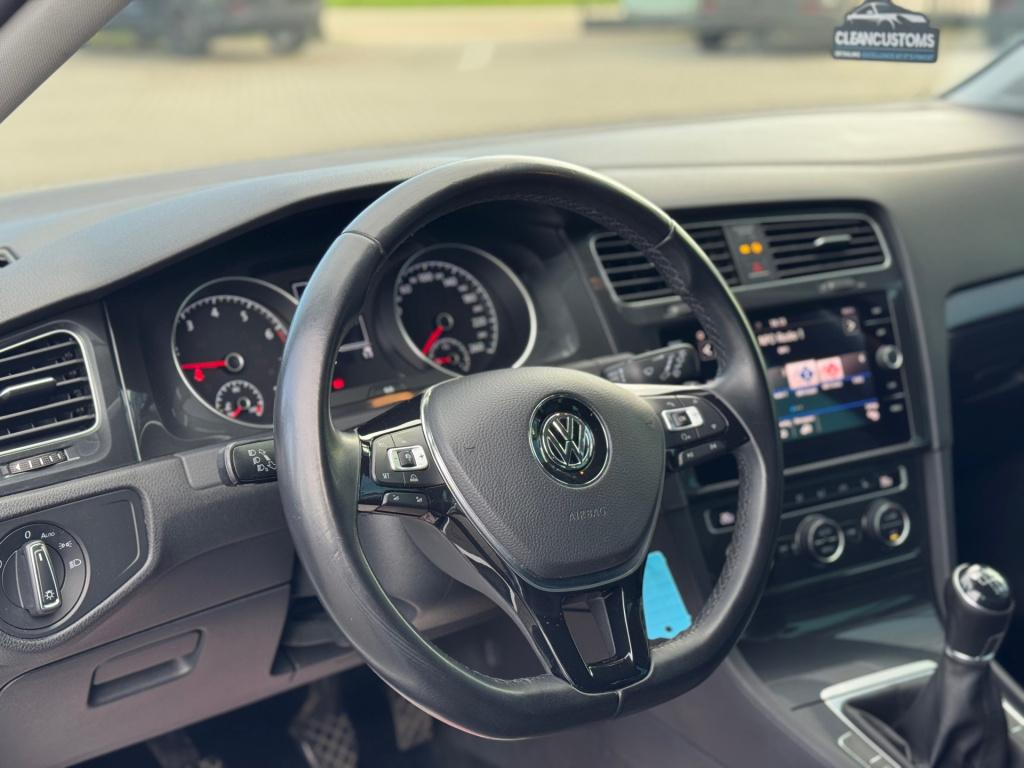 Volkswagen Golf 1.0 tsi * massage stoel * camera * carplay * stoelverwarmin