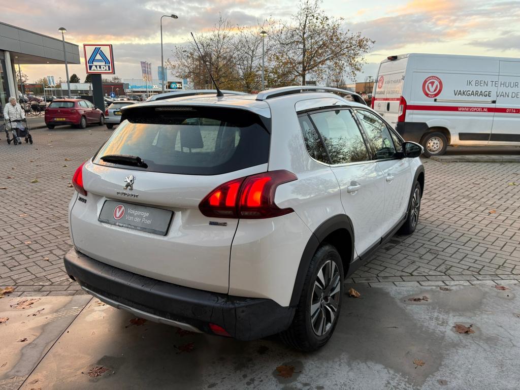 Peugeot 2008 1.2 puretech allure