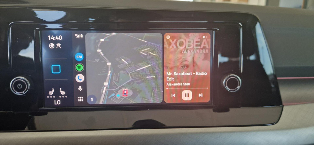 Volkswagen Golf 1.0 tsi life business | trekhaak | camera | carplay | acc |